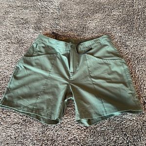 Patagonia green active / hiking shorts